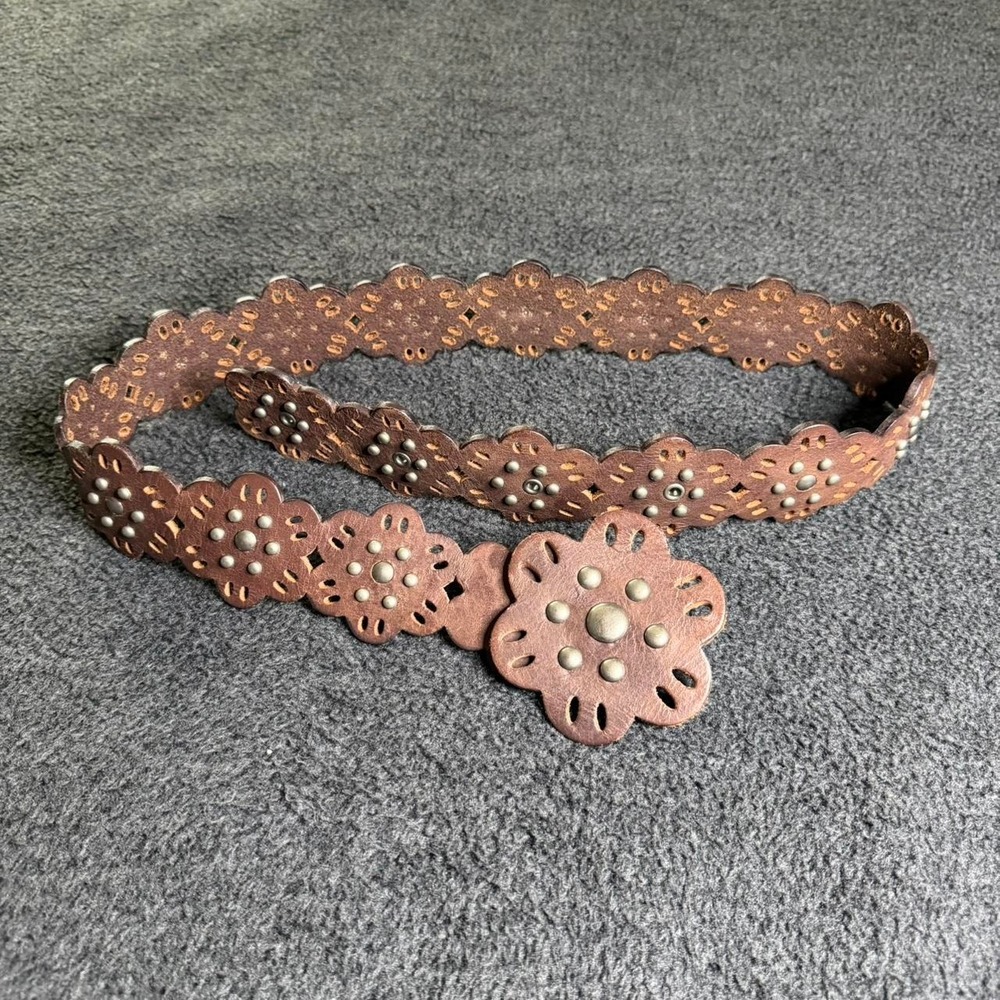 Y2K Aeropostale Boho Genuine Leather Scalloped Flower Belt